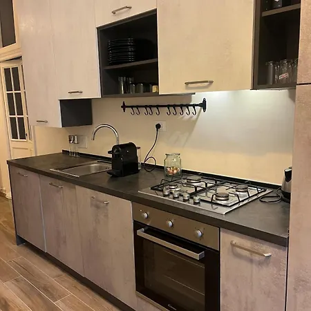 2 Proche Théâtre Et *