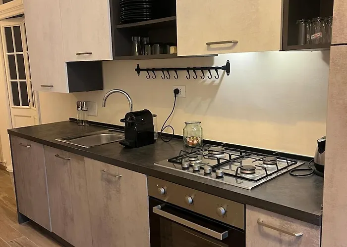 2 Proche Theatre Et *